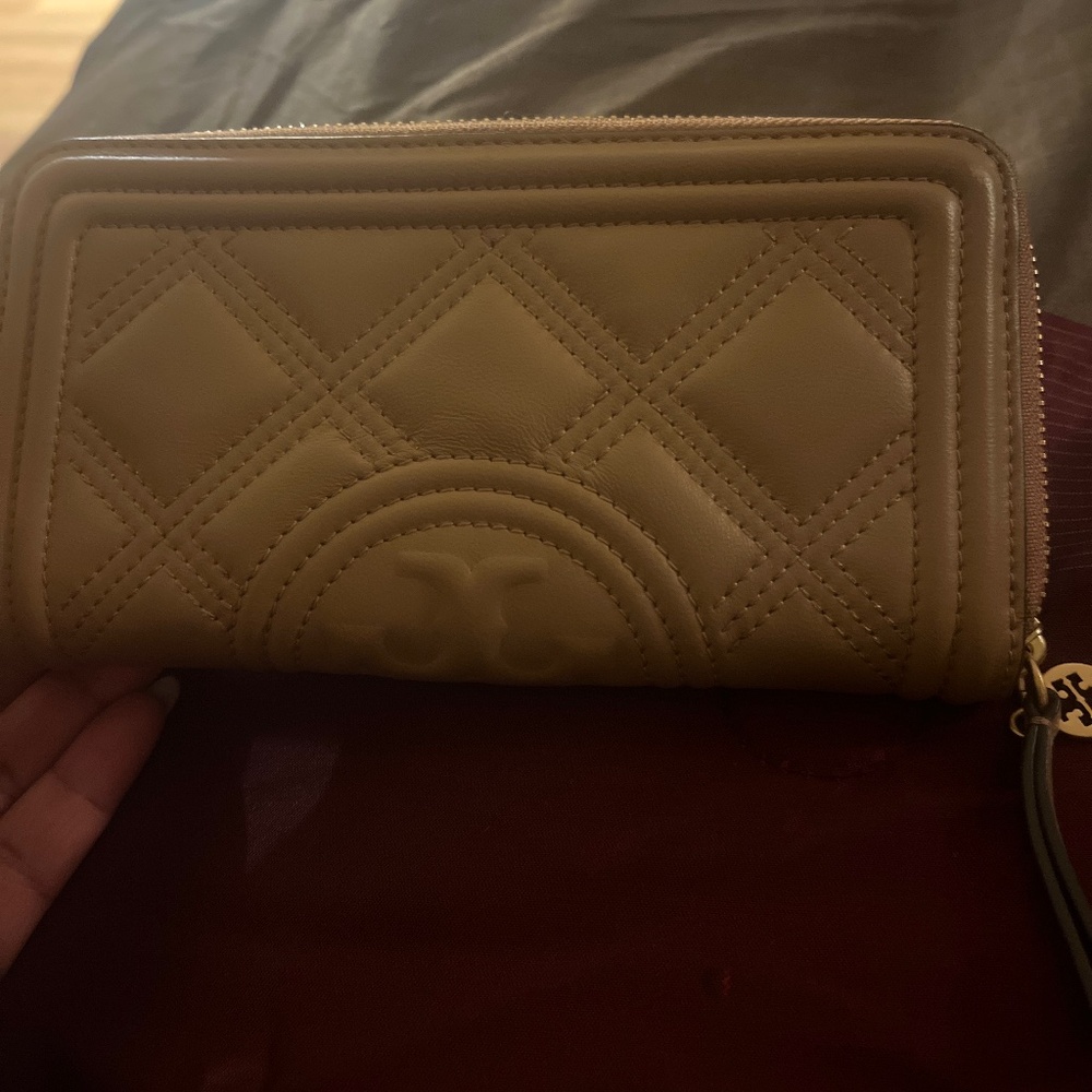 Tory Burch wallet